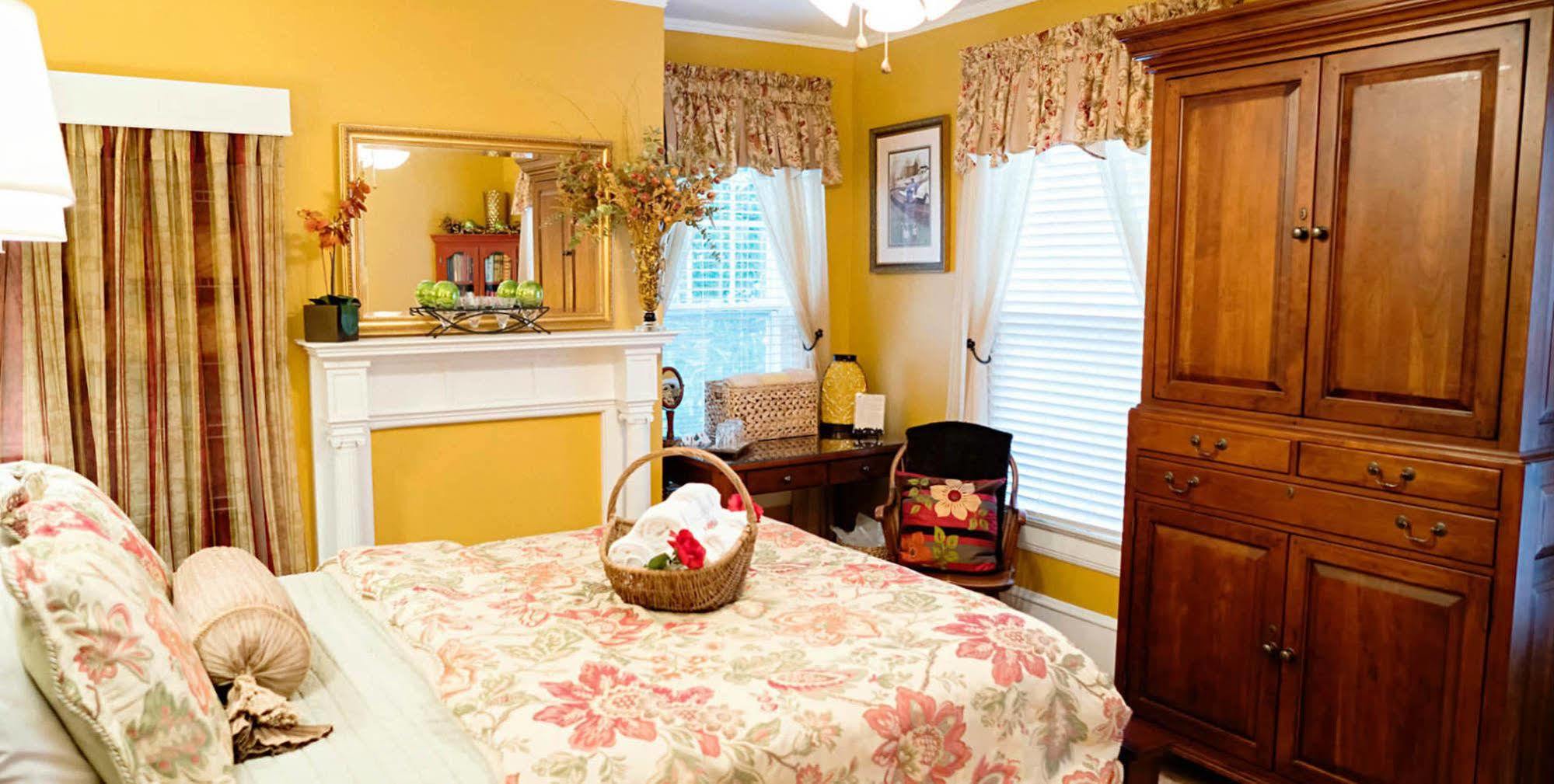 Bay Haven Inn Of Cape Charles Exterior photo